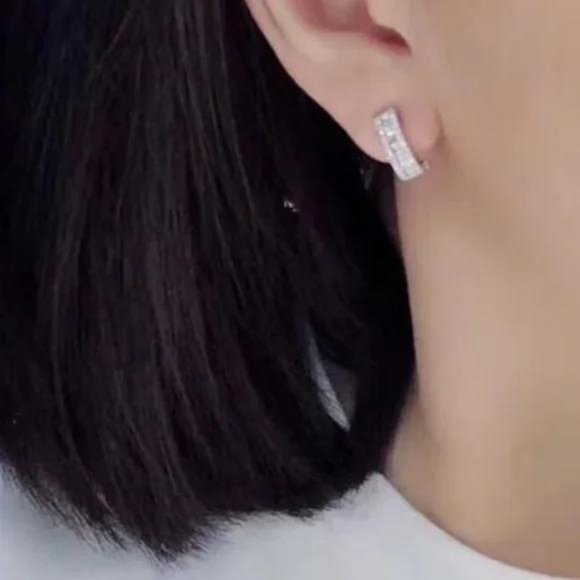 STERLING SILVER DIAMOND EARRINGS, NICE EARRINGS, CUTE EARRINGS - Picture 3 of 4